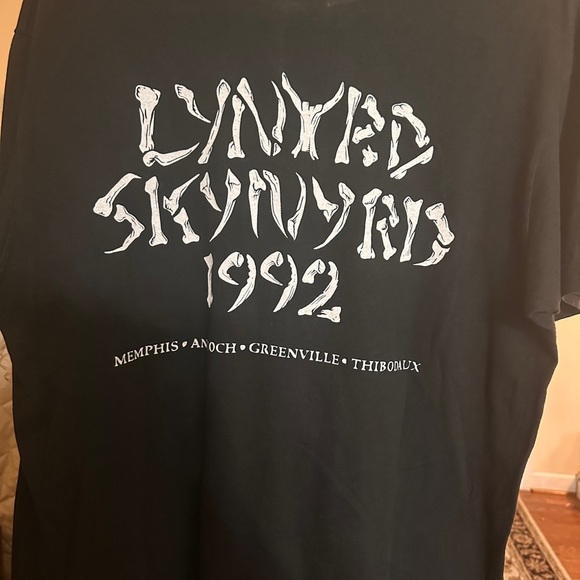 vintageHanes  Lynyrd Skynyrd Black Short Sleeve Tee with Rock Band Single Stich - Picture 3 of 4